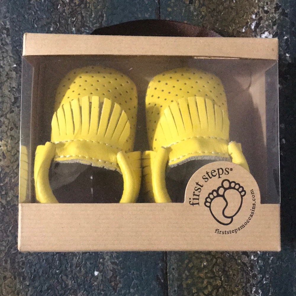 Baby shoes size 2 (6/12 months). *BRAND NEW*